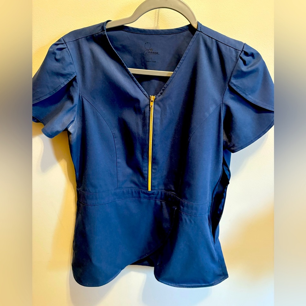 Jaanuu  Tulip scrub top Size Small Navy Blue